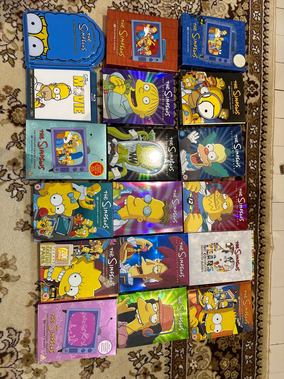 Simpsonit DVD bokseja