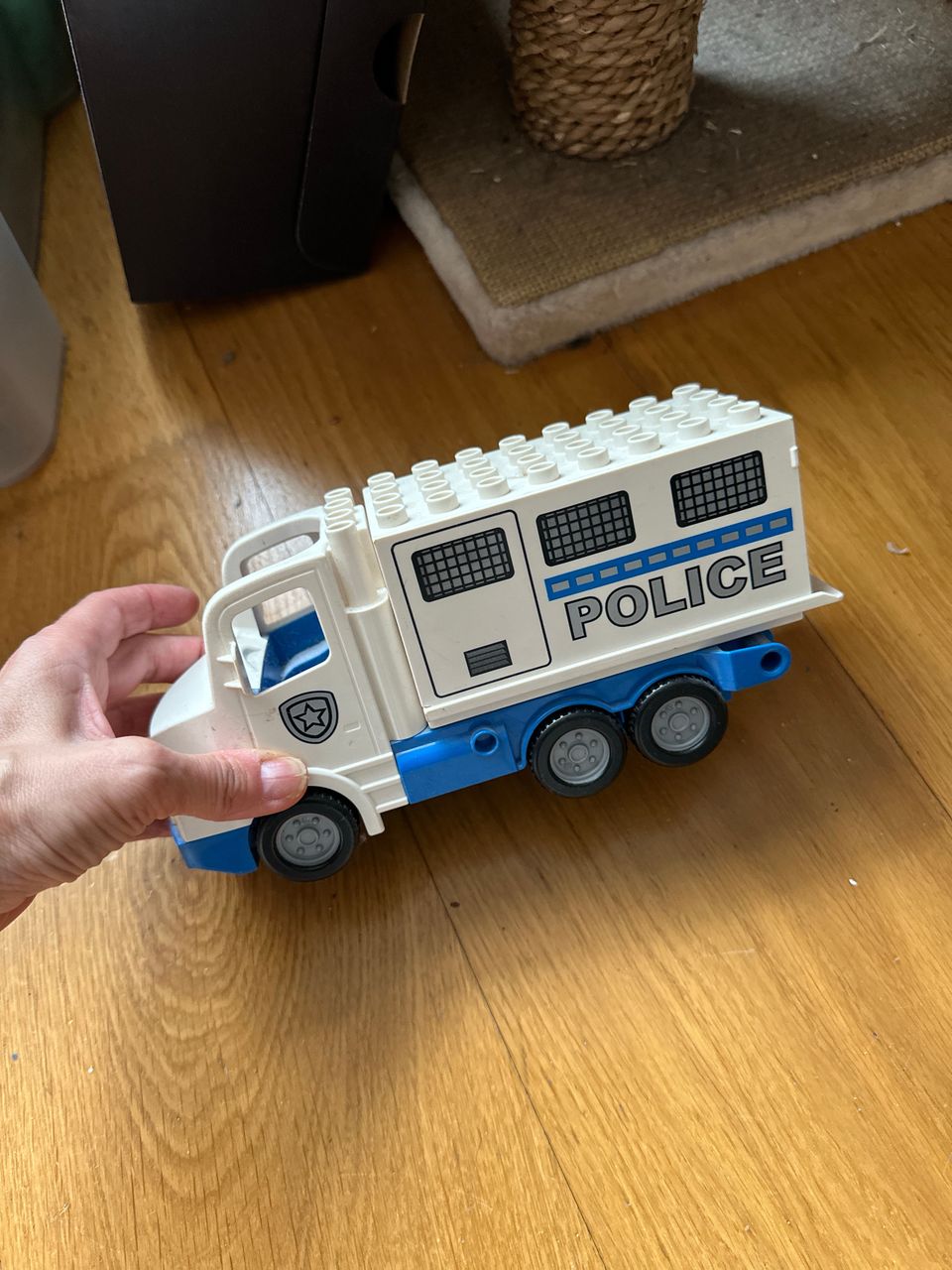 Poliisi auto Lego (isot palikat)
