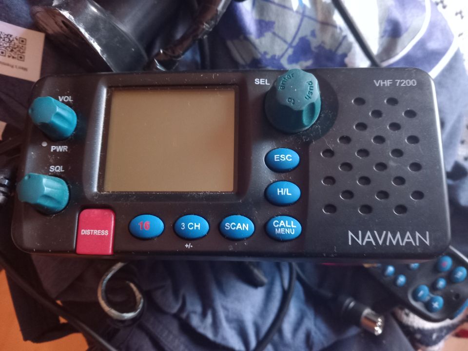 NAVMAN 7200 VHF radio