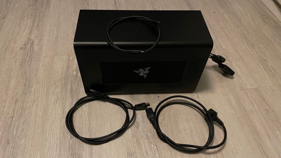 Razer Core X eGPU-telakka ja AMD Radeon Pro W5700