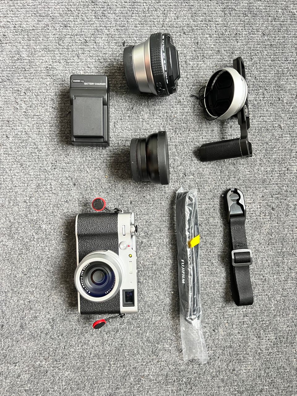x100v camera with tcl and many accessories
