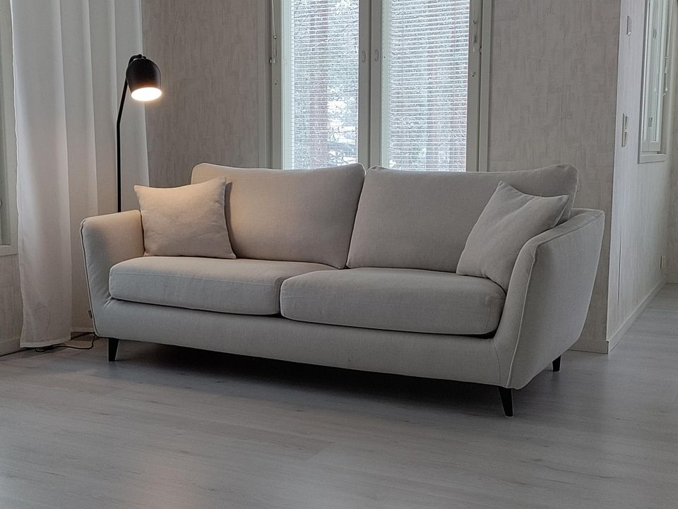 3-istuttava sohva luonnonvalkoinen