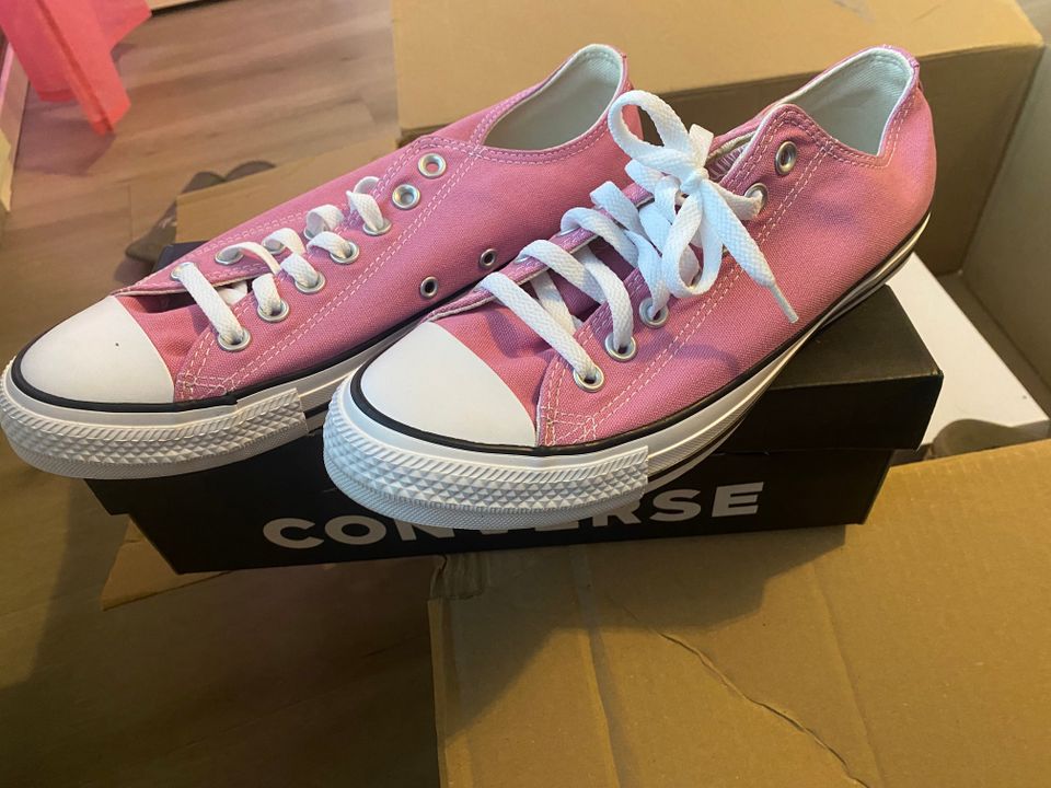 Converse lyhytvartiset tennarit