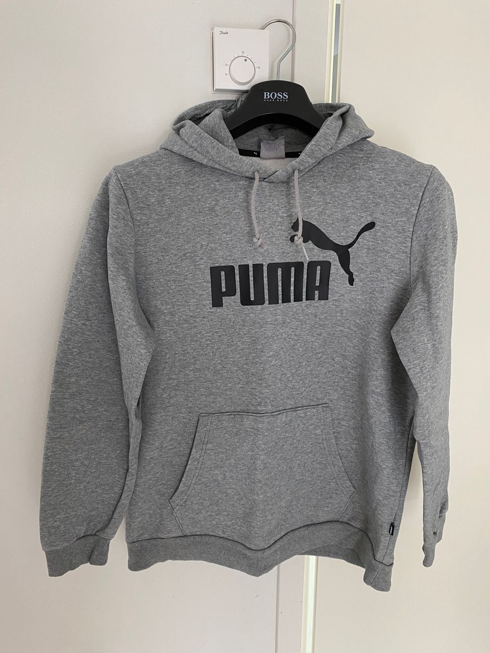 Puma huppari, M