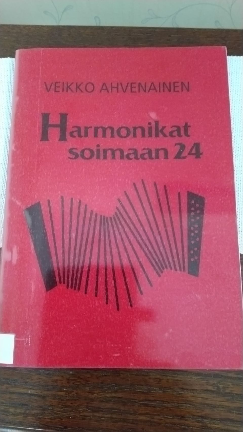 Veikko Ahvenainen, Harmonikat soimaan 24 nuottivihko