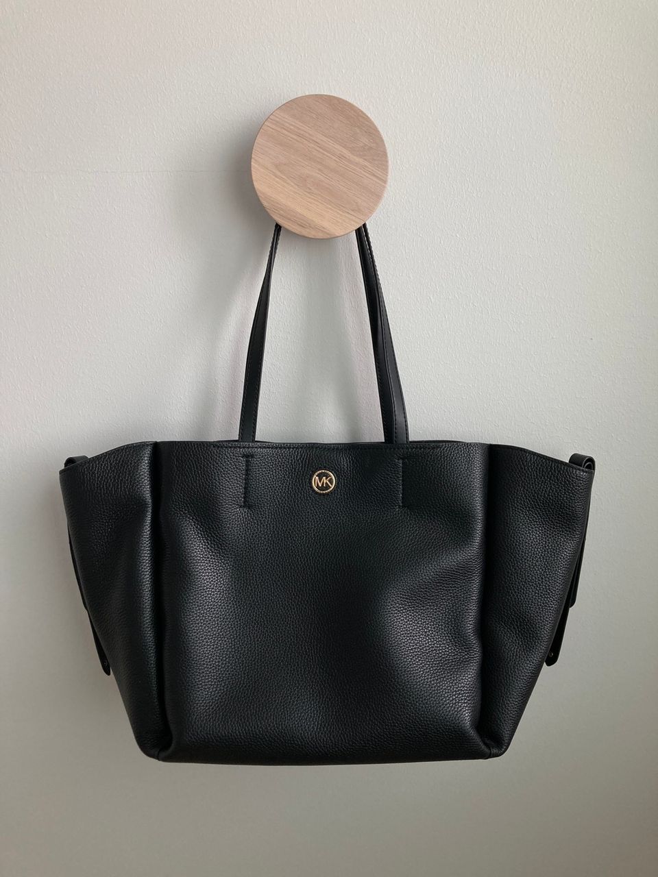 Michael Kors Freya LG Open Tote -laukku, musta