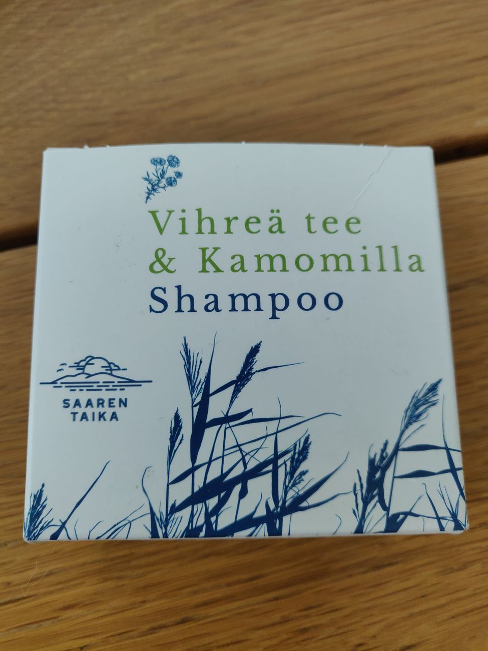 Saaren taika, vihreä tee ja kamomilla -shampoo