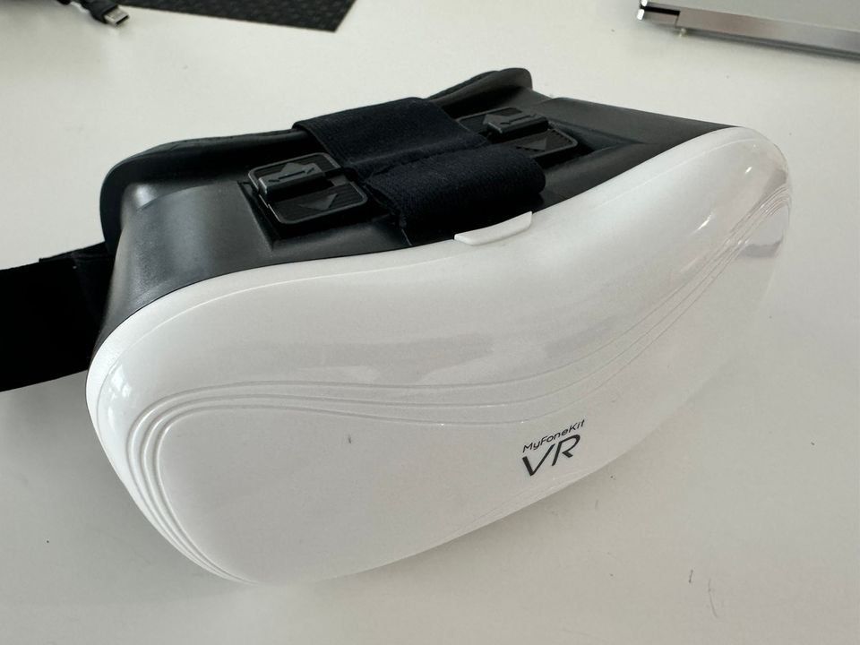 MyFoneKit VR-lasipidike puhelimelle