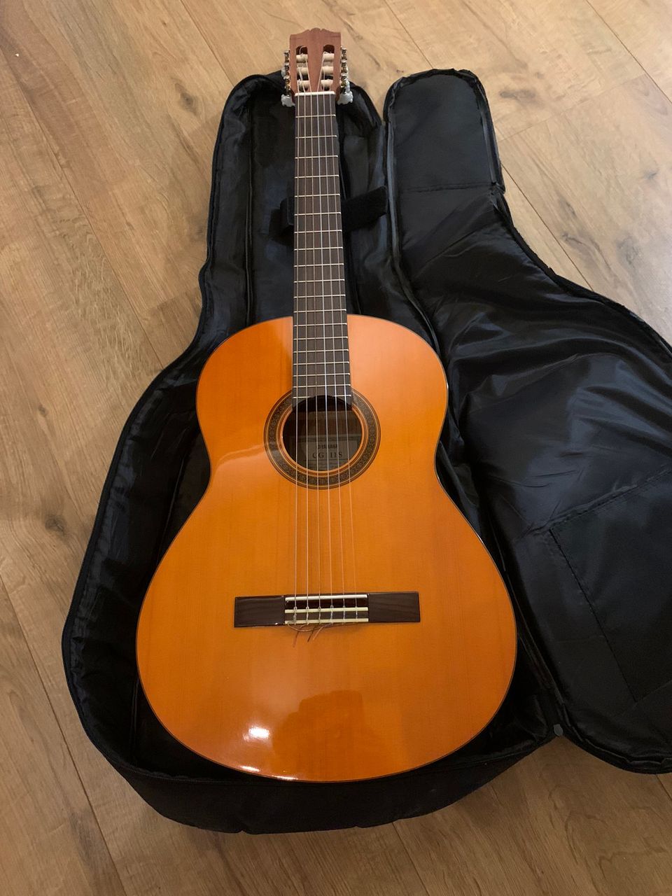 Yamaha CG 111S klassinen kitara