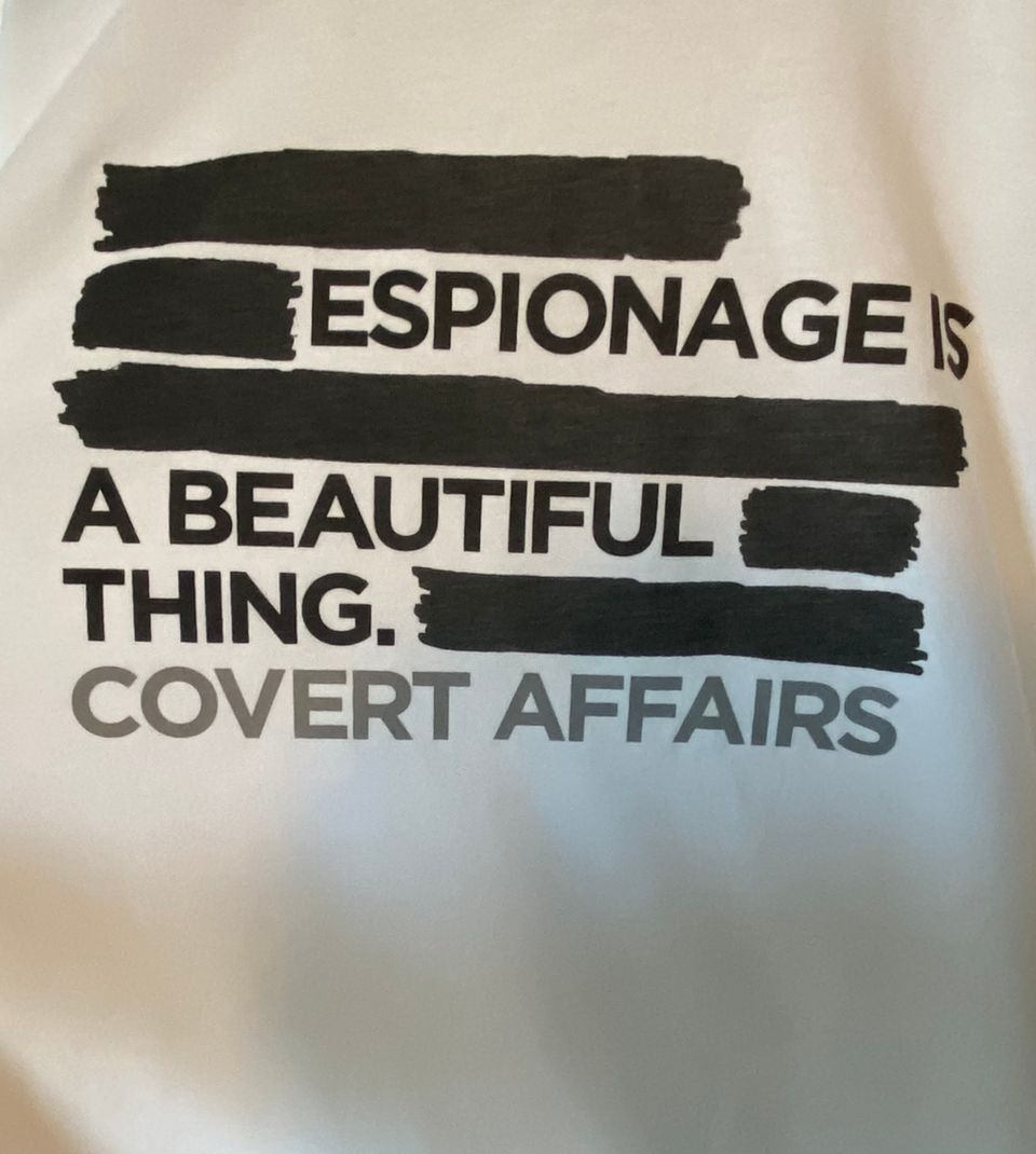 Covert Affairs sarjan, 2011 Comic-Con t-paita
