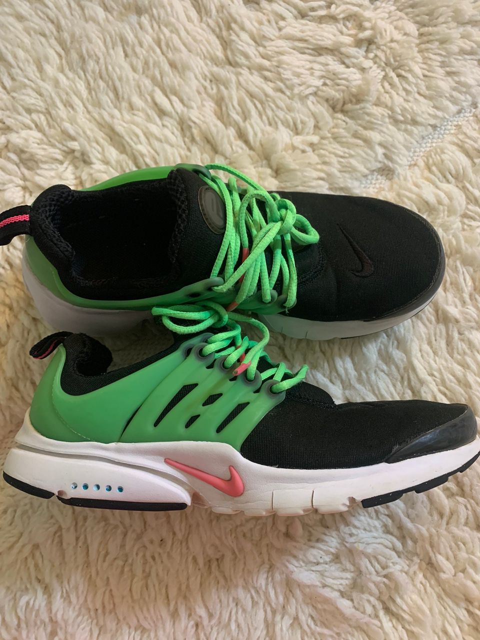 Nike Air Presto juoksukenkä/lenkkikenkä 37,5