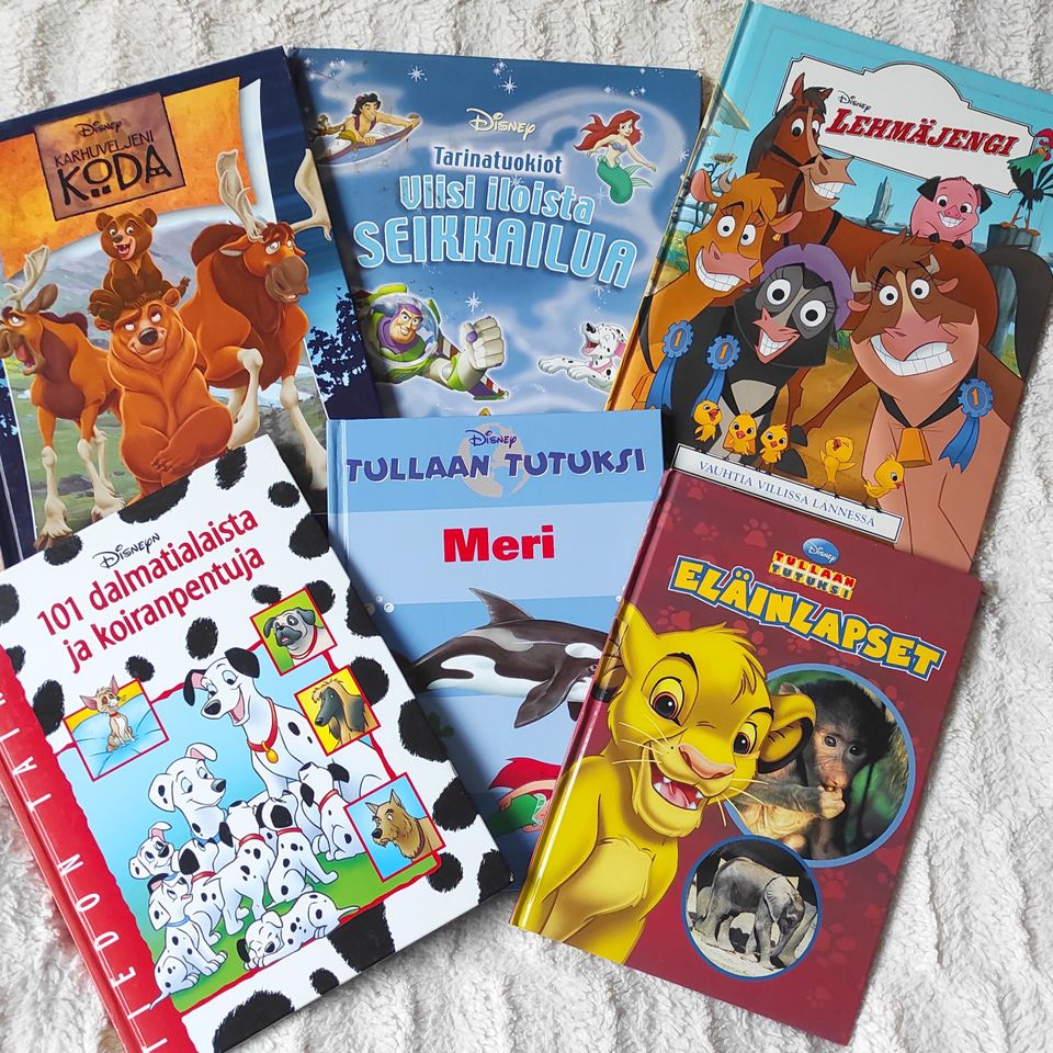Disney kirjapaketti lapsille ja lapsenmielisille
