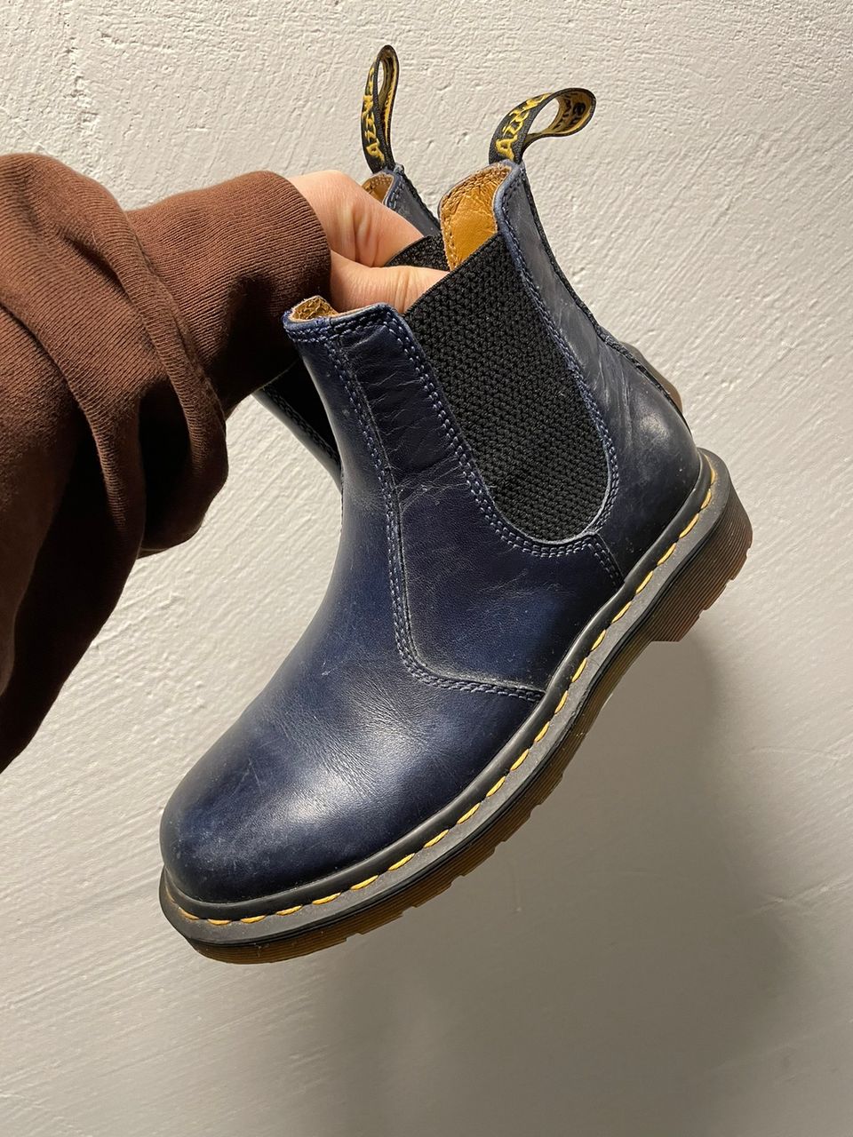 Dr. Martens 2976 chelsea boots