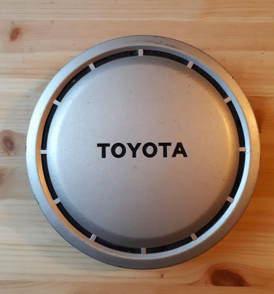 Toyota keskiöt vanteisiin
