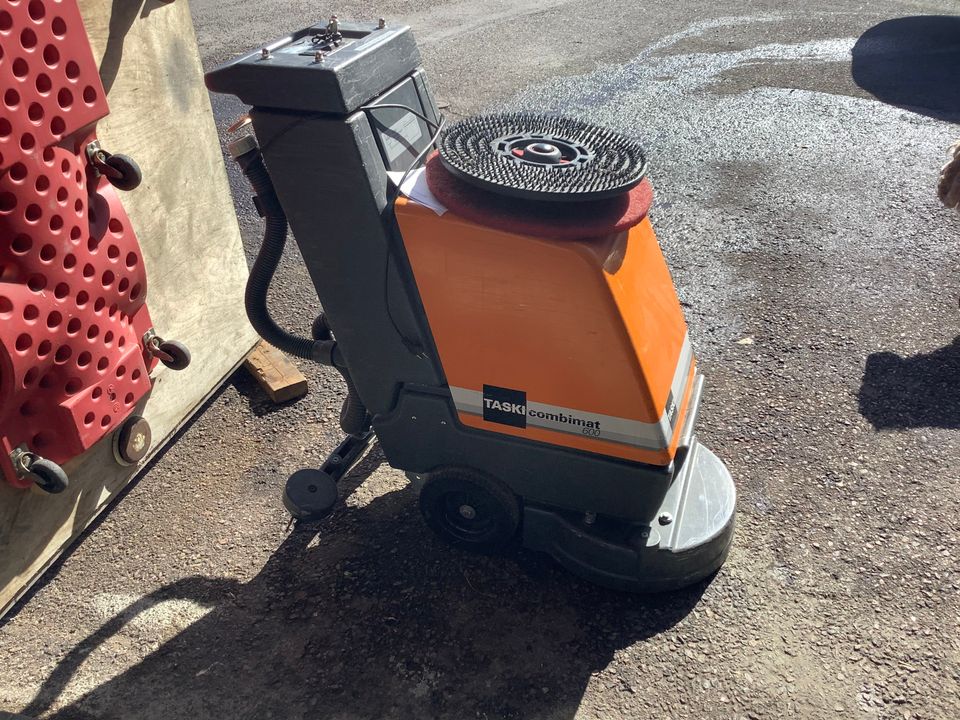 Taski Combimat 600 lattiapesukone