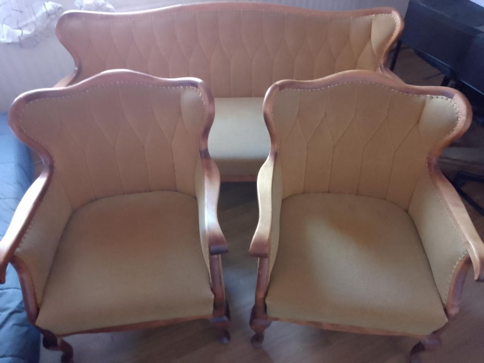 Sohva + 2 tuolia
