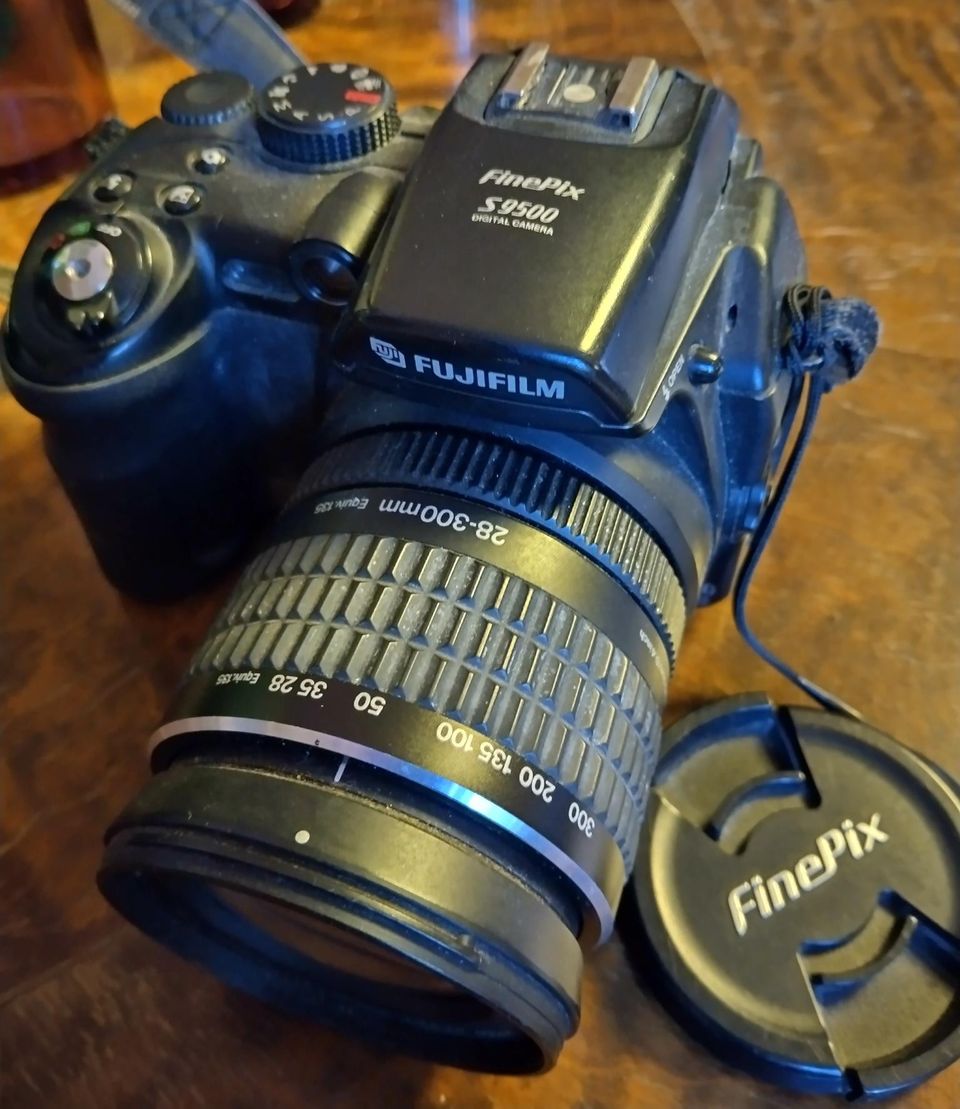 Fujifilm FinePix S 9500 -digikamera