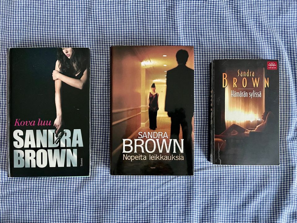 Brown Sandra romaaneja