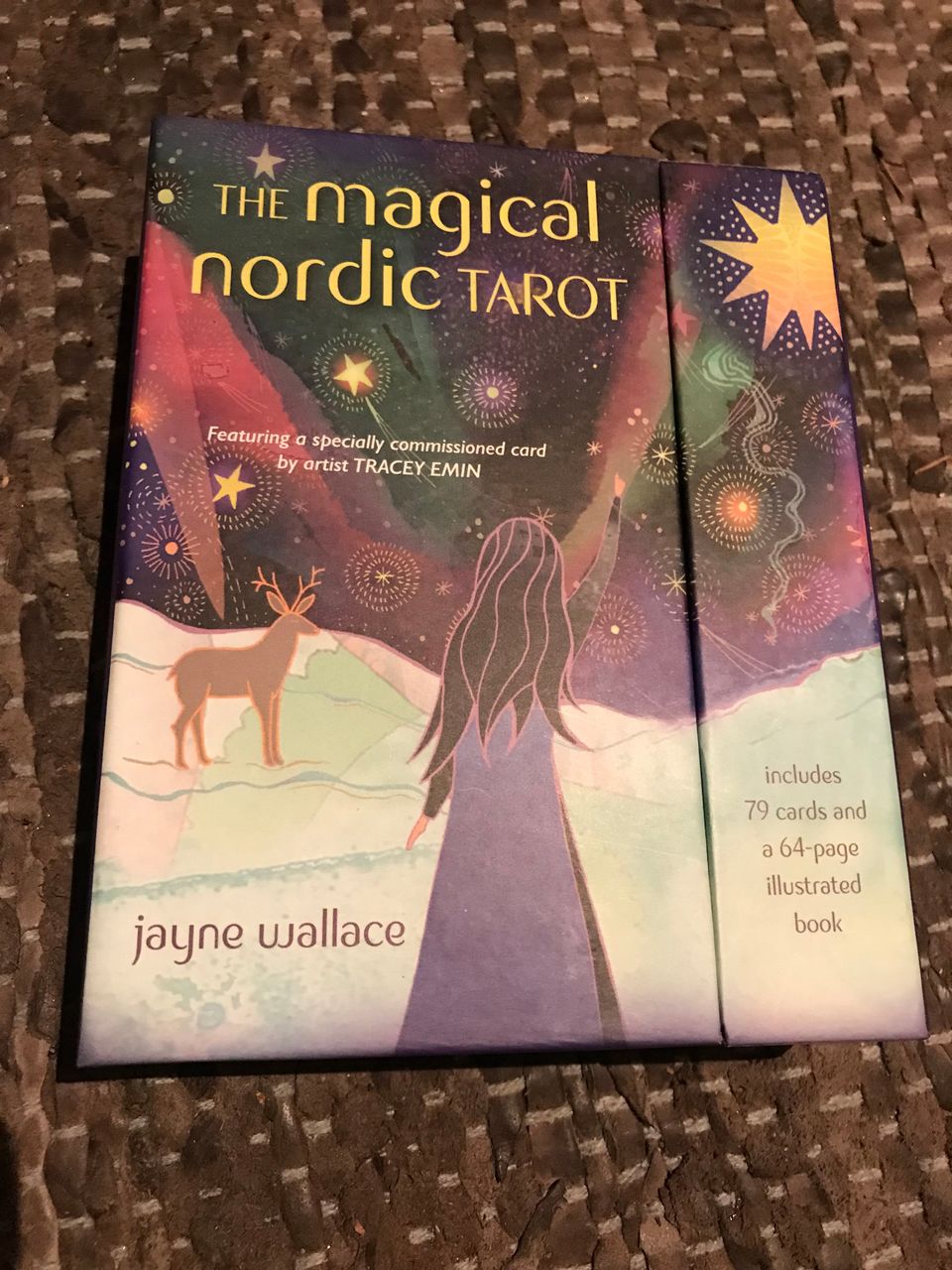 The magical nordic tarot- tarotkortit ja kirja