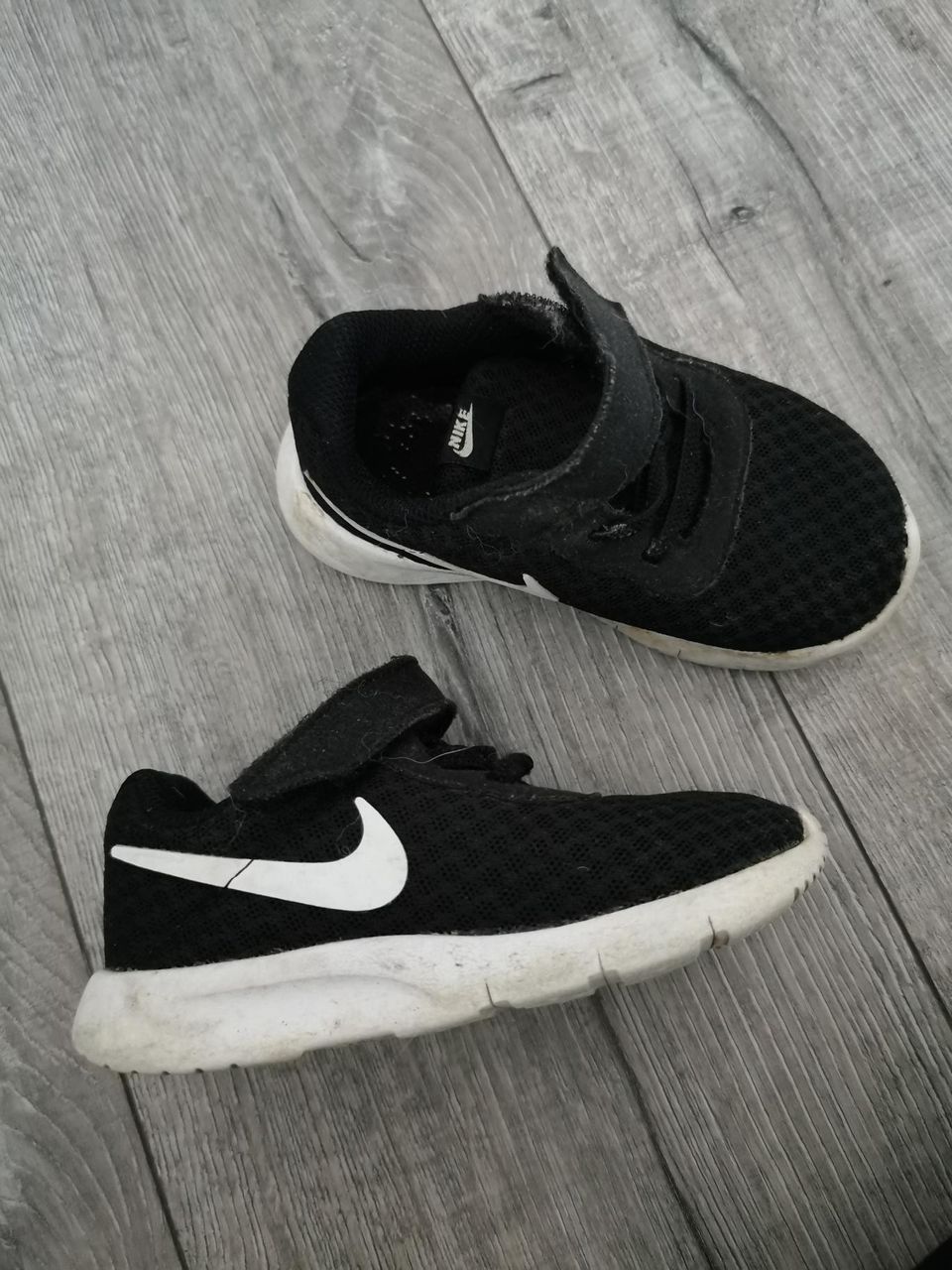 Nike kengät 23,5
