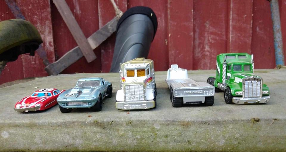 Peterbilt,Kenworth,Corvette,peltiauto made in Japan.