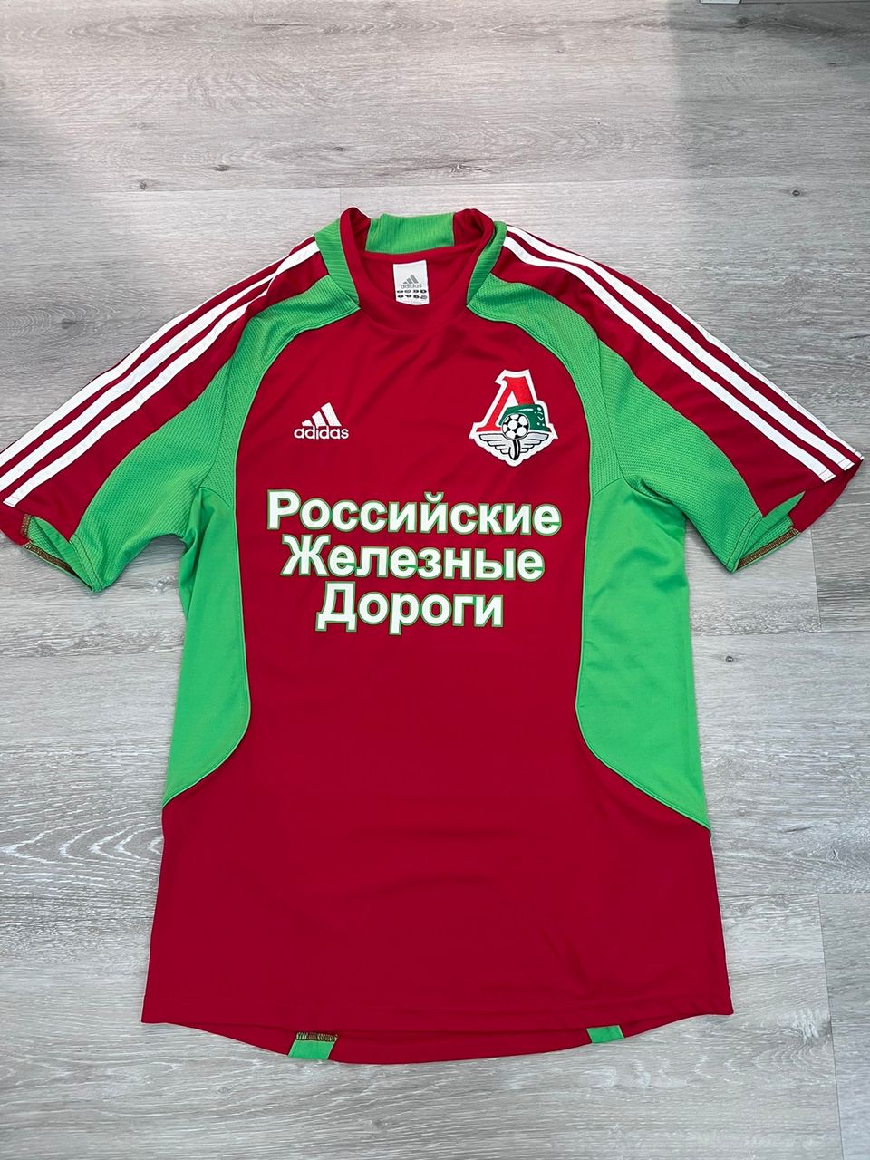 FC Lokomotiv Moskova pelipaita