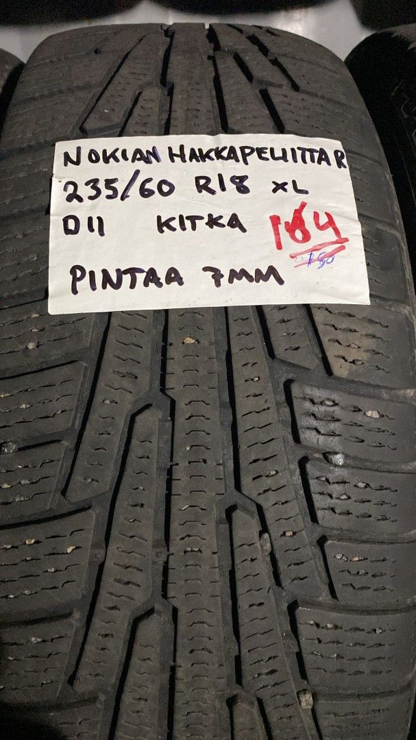 Kesärenkaat, kitkarenkaat 235/60R18 107R XL nokian Q164