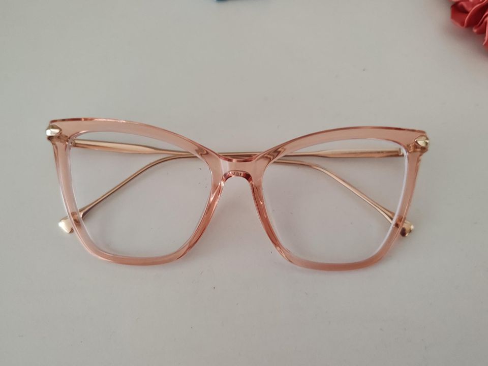 uudet silmälasit  -1.25 / -1.50