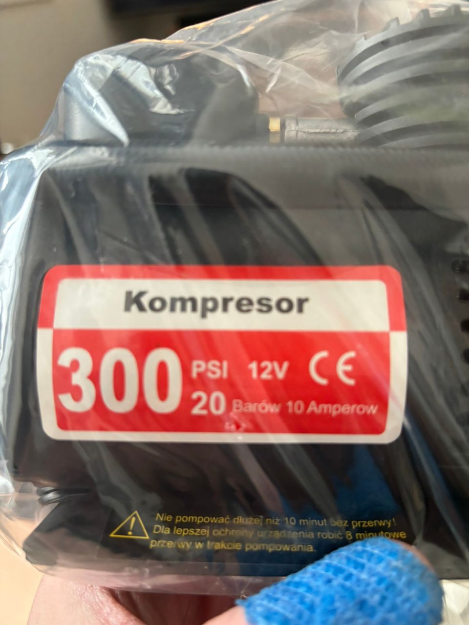 Kompressori. Esim. Autoon yms