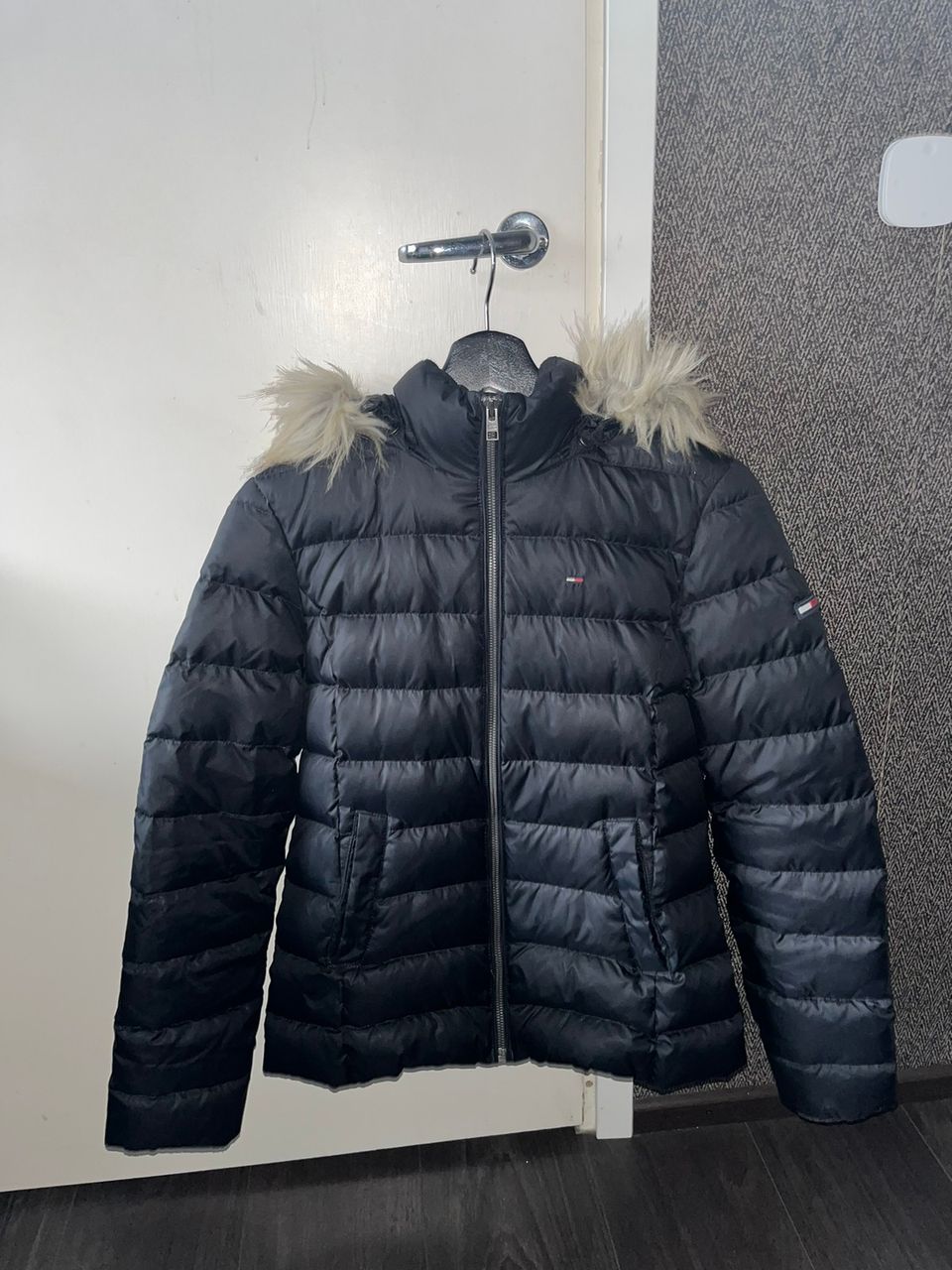 Tommy Hilfiger talvitakki koko S