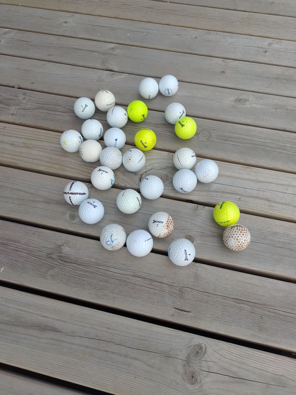 29 Srixon Z-star golfpalloa