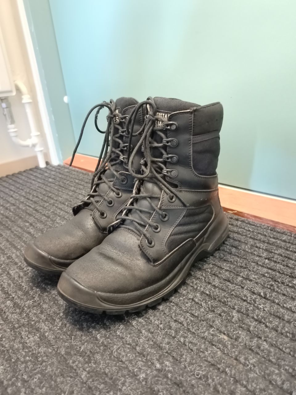Swat-tyyliset kengät (39) Vegetarian Shoes: Global High Leg Boot (black)