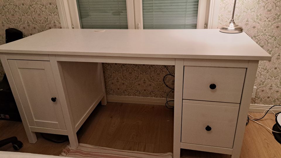 Ikea Hemnes työpöytä