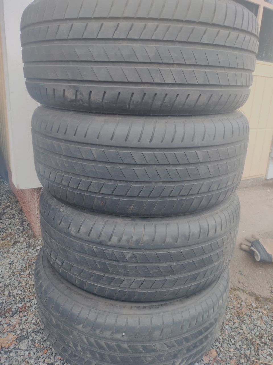 Bridgestone 255/55R18