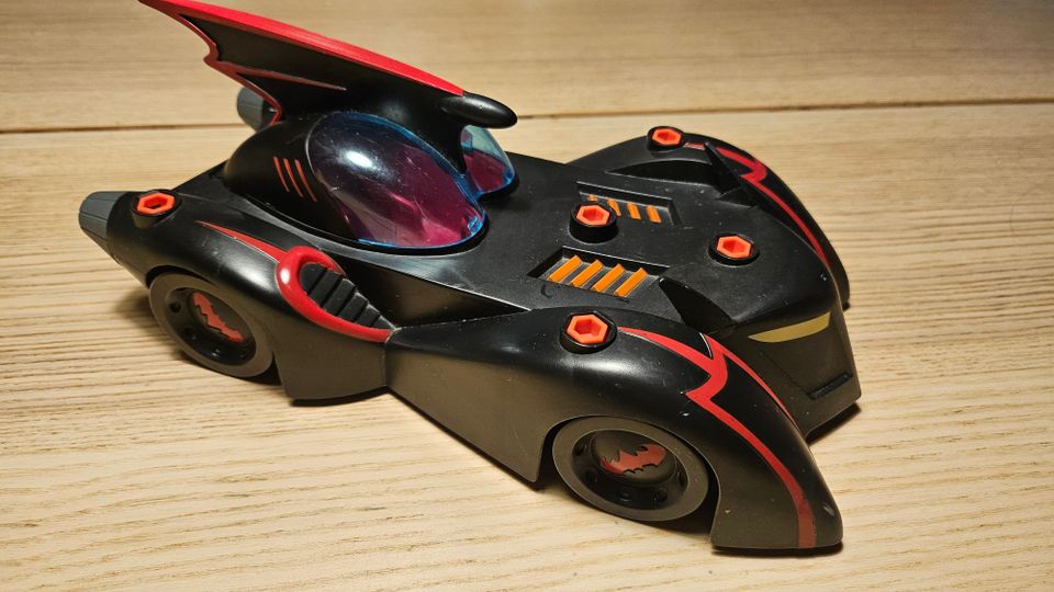 Batmobile vm 2009 (Batman Brave & The Bold -Mattel)