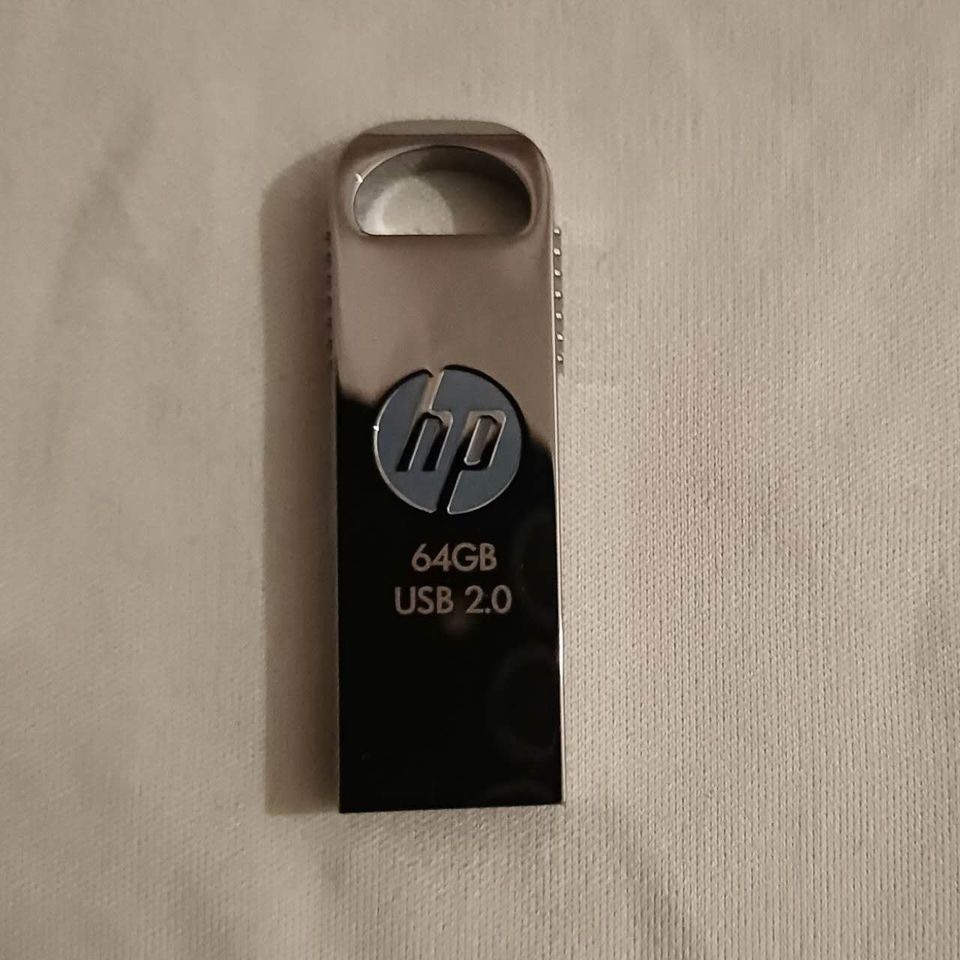 USB-muisti (USB flash drive)