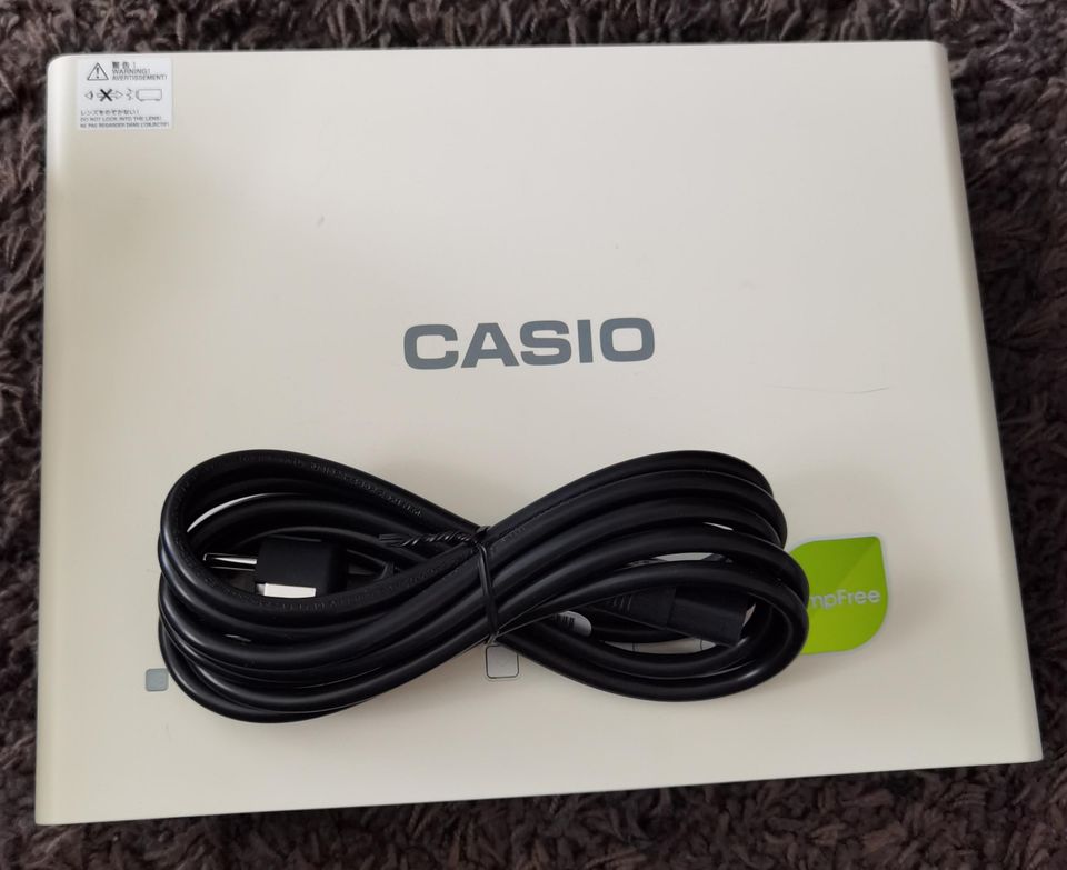 "Casio" projector