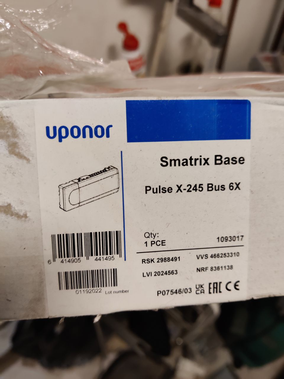 Uponor termostaatti ohjauskeskus + termostaatit