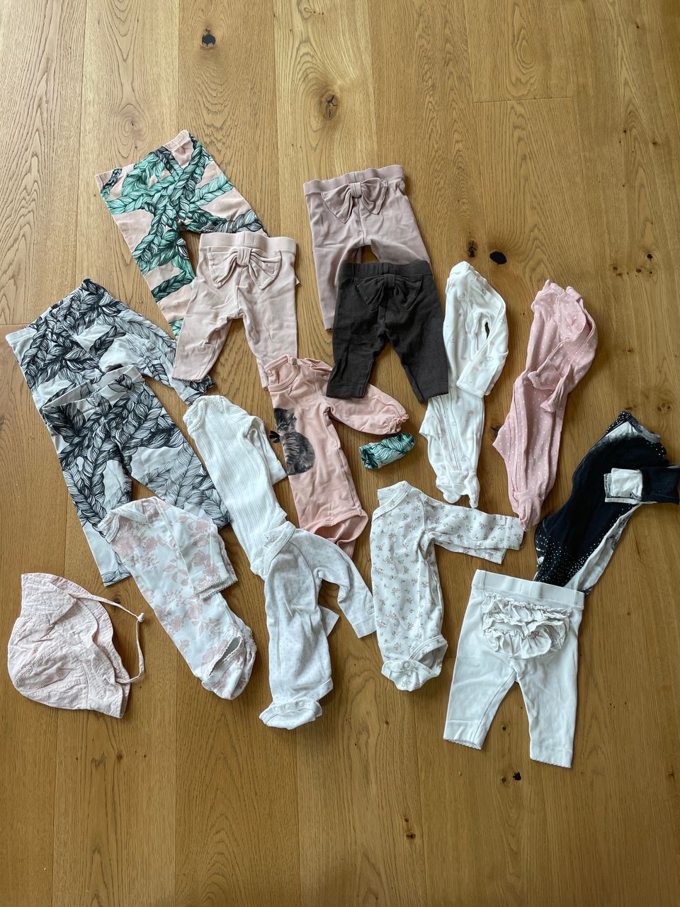 Vauvan vaatteita 50-62