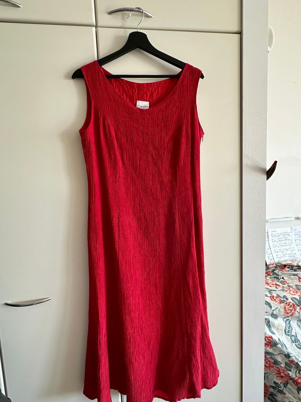 Pretty red Carolin dress