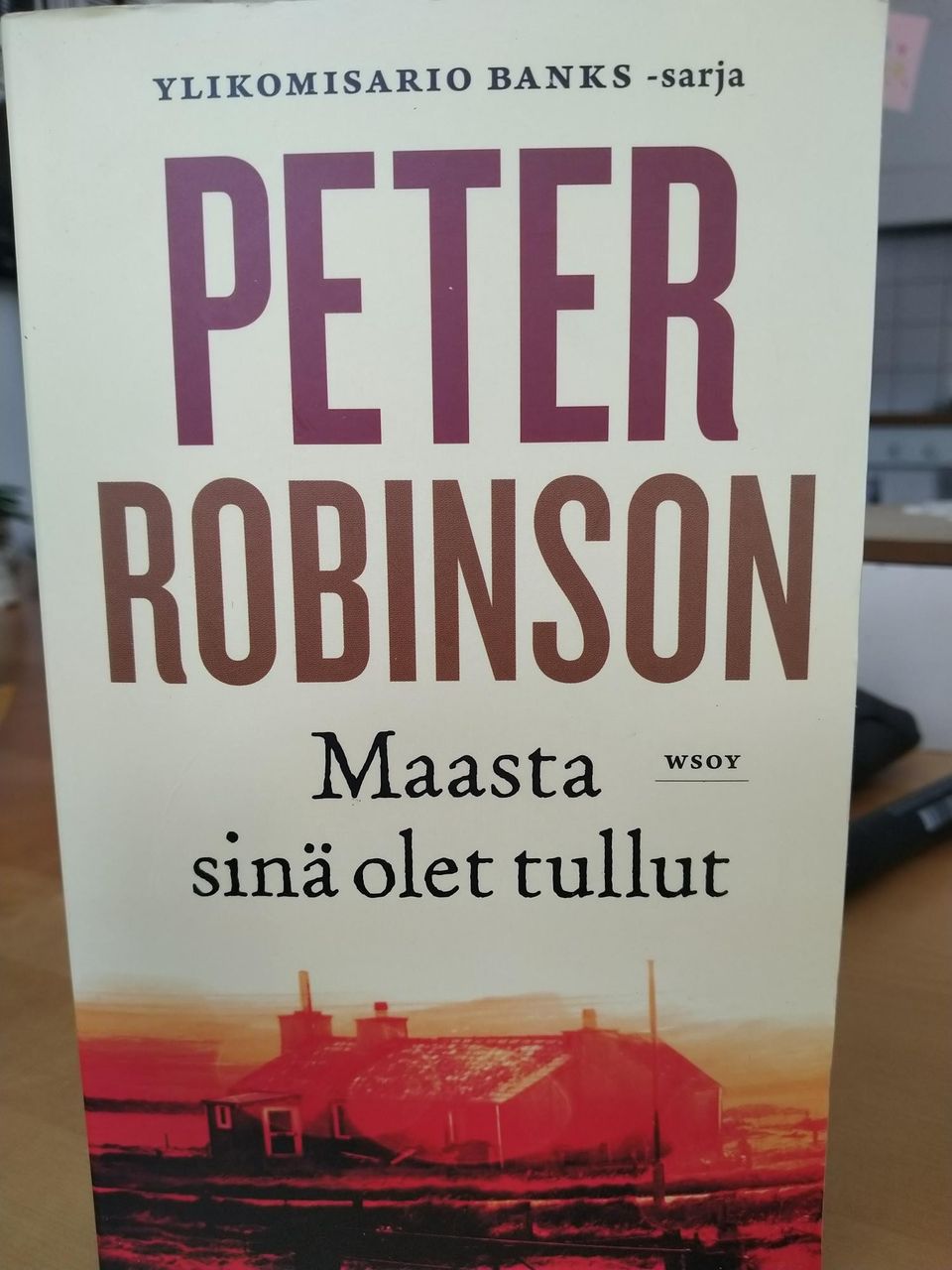 Maasta sinä olet tullut - Peter Robinson (2021)