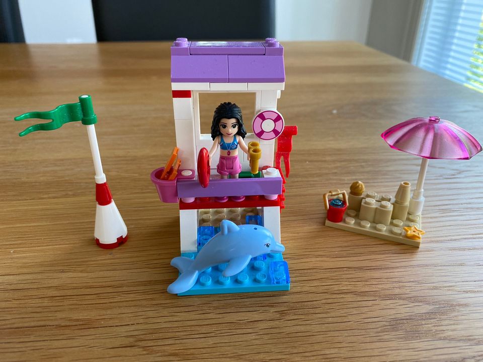 Lego Friends Emma Hengenpelastajana