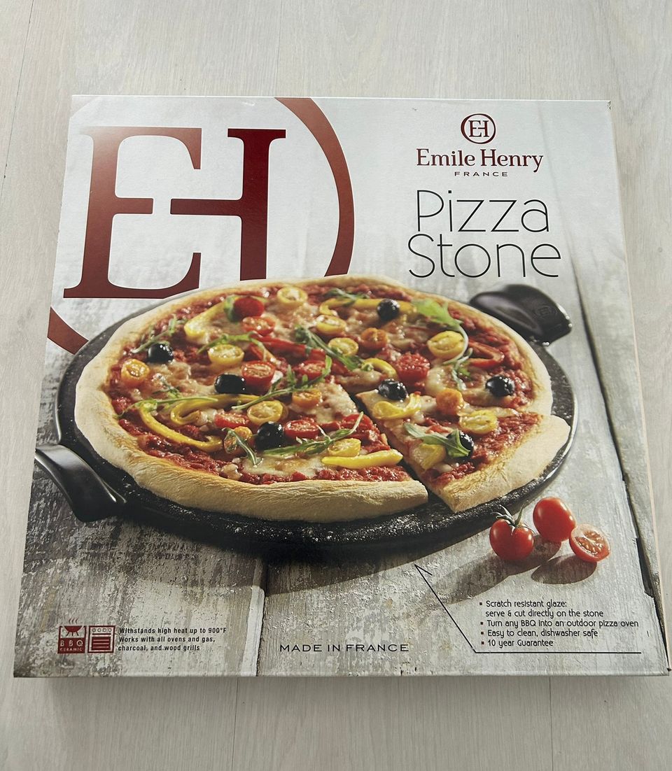 Emile Henry pizzakivi