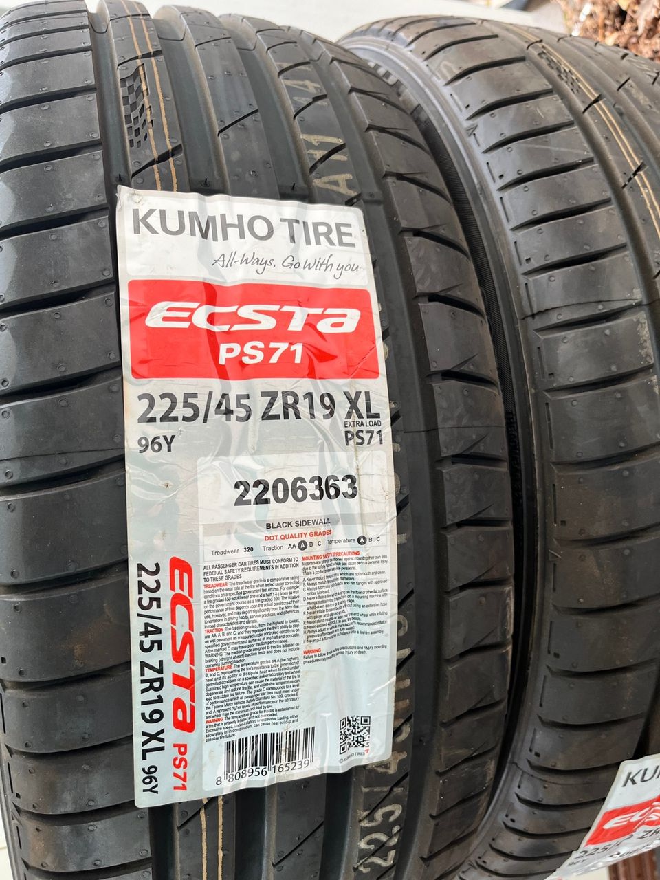 Kumho PS71  225/45x19, Uudet