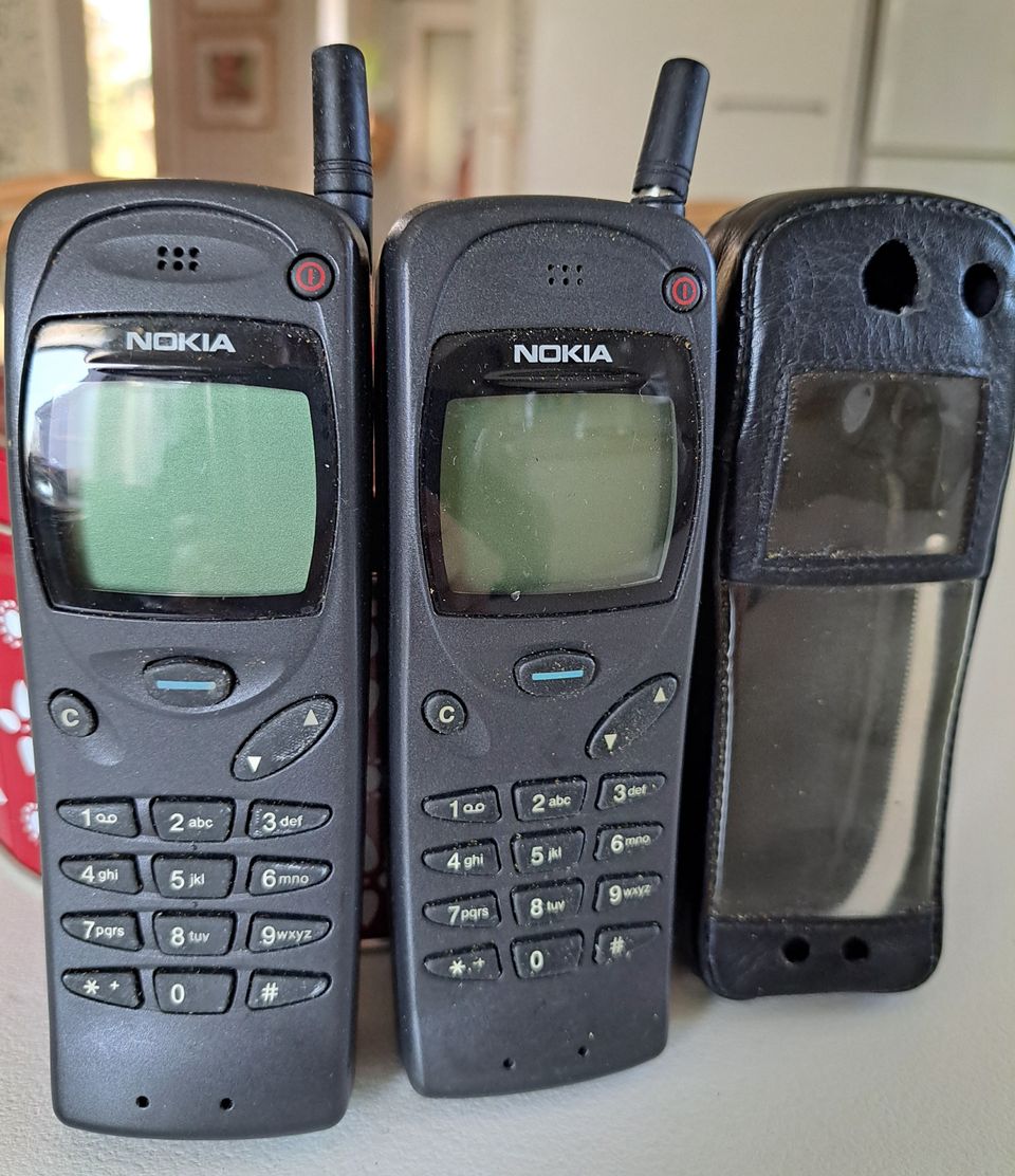 Nokia 3110 puhelimia 2 kpl