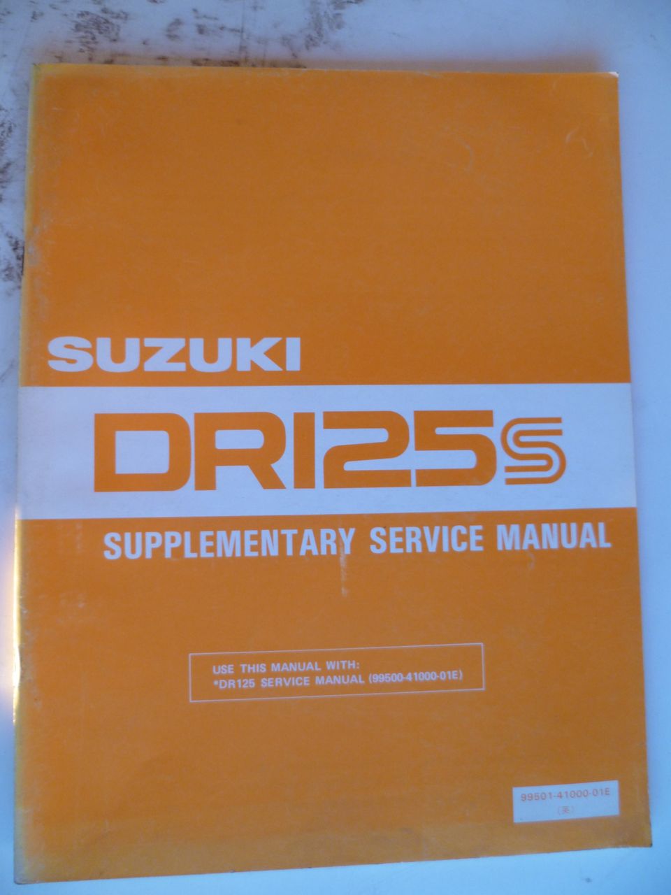 Suzuki DR125 korjauskäsikirja 1982