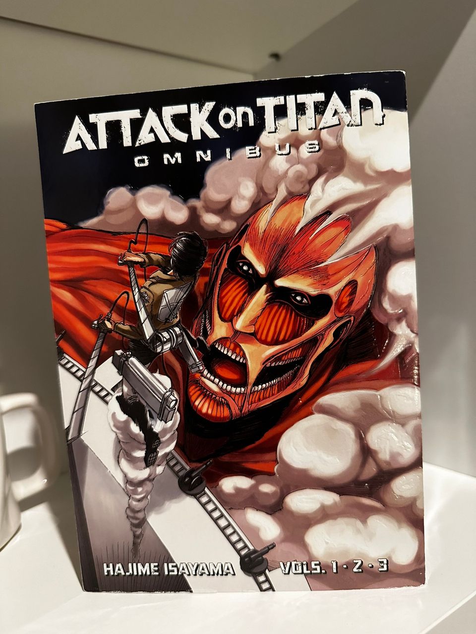 Attack On Titan omnibus manga englanniksi