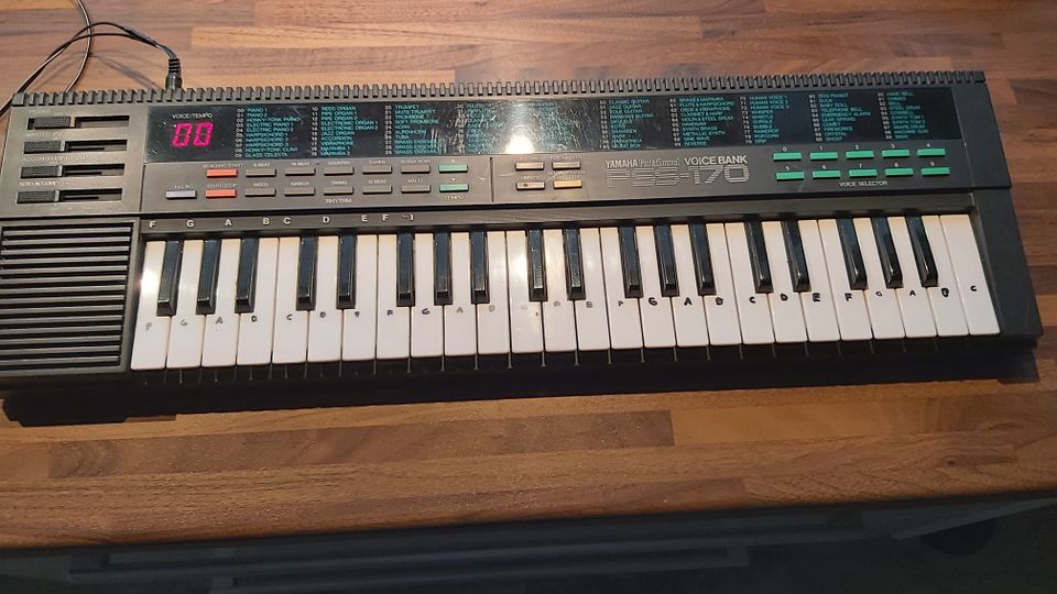 Yamaha PSS-170 sähköpiano