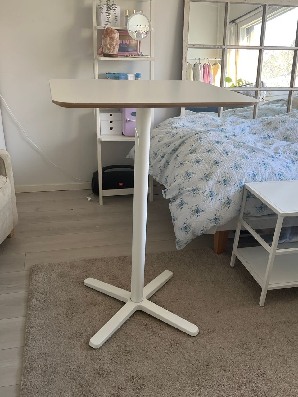 Ikea Billsta Baaripöytä koko 70x60 cm kork 105