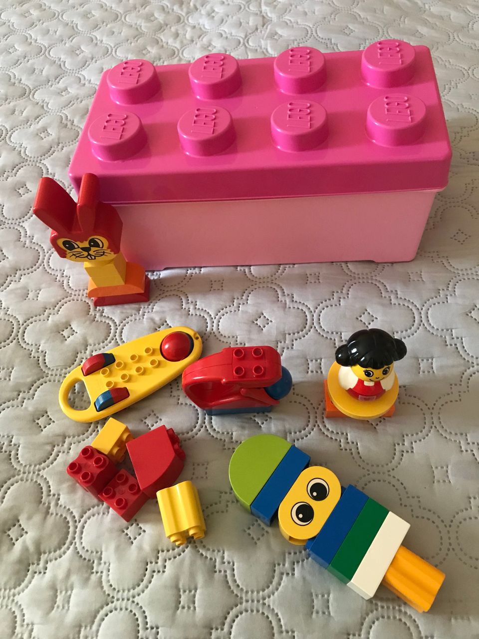 Lego Duplo säilytyslaatikko ja duploja pikkuiselle